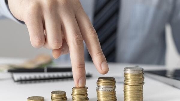 Gestão financeira estratégica: a importância da construção gradual de patrimônio e da diversificação de investimentos para garantir segurança e crescimento sustentável.